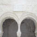 ...per ritrovarci ad ammirare delle arcate sorrette da pregevoli pilastri a stampella... 